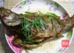香辣豆酱蒸鲈鱼的做法图解5