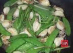 荷兰豆炒大蒜的做法图解6