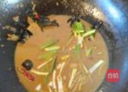 木耳烧鲫鱼的做法图解11