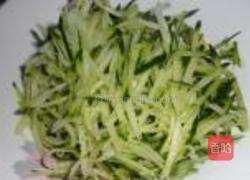 黄瓜拌金针菇的做法图解1