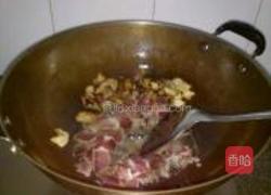 大蒜炒腊肉的做法图解6