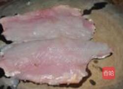 大蒜炒黑鱼片的做法图解1