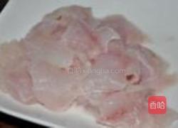 大蒜炒黑鱼片的做法图解2