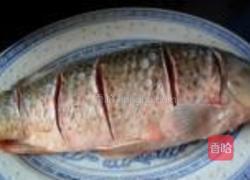 糖醋鲤鱼的做法图解1