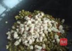 酸豇豆炒肉丁的做法图解6