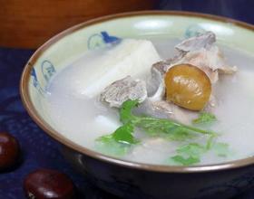板栗脊骨浓汤