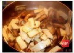 蚝油炒冬菇魔芋丝的做法图解2