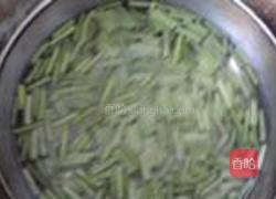炒豇豆五花肉的做法图解3