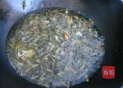 酸菜烧黄花鱼的做法图解5