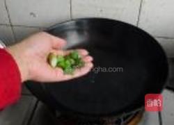 腊肠炒油菜的做法图解3