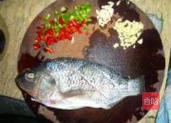 酱蒸罗非鱼的做法图解1