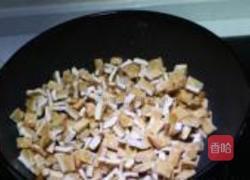 青蒜萝卜炒豆干的做法图解1