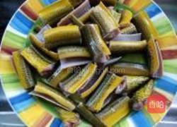 蒜爆黄鳝的做法图解1