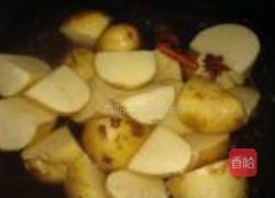 培根大蒜焖土豆的做法图解1
