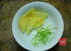 鲫鱼炖汤圆的做法图解2