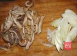 葱爆猪肚的做法图解3