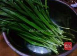 韭菜虾皮馅饼的做法图解1