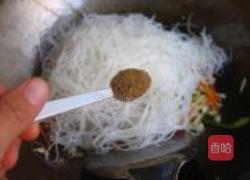 红油鸡蛋炒米粉的做法图解7