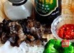 蒜茸双耳西兰花的做法图解1