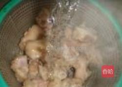 酸萝卜猪蹄汤的做法图解3