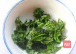 香椿蛋饼的做法图解1