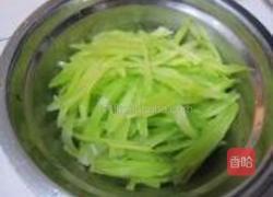 凉拌莴笋的做法图解3