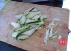 丝瓜热汤面的做法图解2