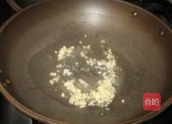 蒜末炒罗曼生菜的做法图解3