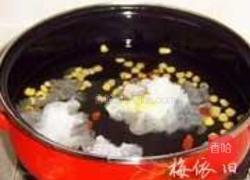 荸荠玉米银耳羹的做法图解3