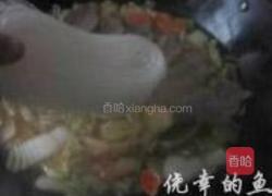 酸辣白菜粉丝煲的做法图解5