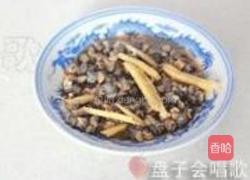 榨菜螺蛳肉炖蛋的做法图解2