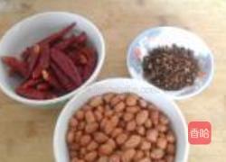 麻辣花生的做法图解1