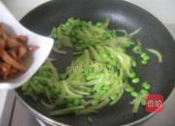 瓜皮肉丝炒毛豆的做法图解7