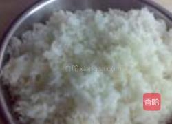 蟹子虾米蛋炒饭的做法图解2