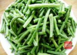 肉丝炒豇豆的做法图解1