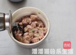 肉蒸鸡蛋糕的做法图解2