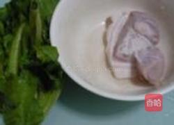 五香肉片生菜包的做法图解1