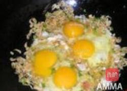 韭菜鸡蛋虾皮馅饺子的做法图解3