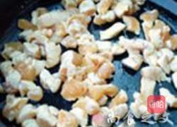 茄汁鸡丁的做法图解1