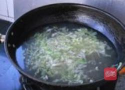 白菜丝热汤面的做法图解6