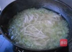 白菜丝热汤面的做法图解9