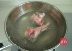 蕨麻猪骨汤的做法图解2