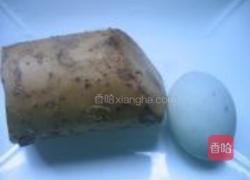 皮蛋炒山药的做法图解1