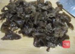 大蒜木耳炒山药的做法图解2