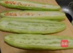 黄豆苦瓜猪骨汤的做法图解1