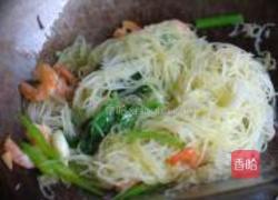快手虾仁炒米粉的做法图解6