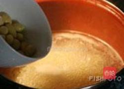 白果枸杞二米粥的做法图解5