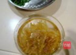 尖椒榨菜饸饹面的做法图解1