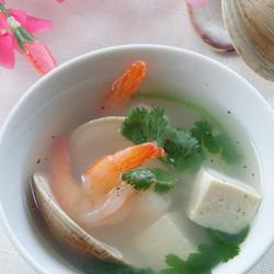 文蛤虾仁豆腐汤的做法[图]