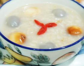 桂圆鸽蛋粥